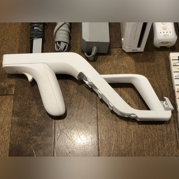 Nintendo Wii RVL-001 Gamecube comp. with blaster Chicken blaster game 2 contr. - Picture 5 of 9